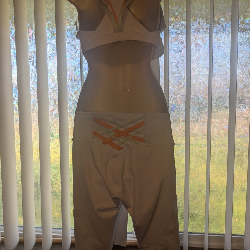 Fabletics Yoga/Exercise Set - Picture 2 of 3